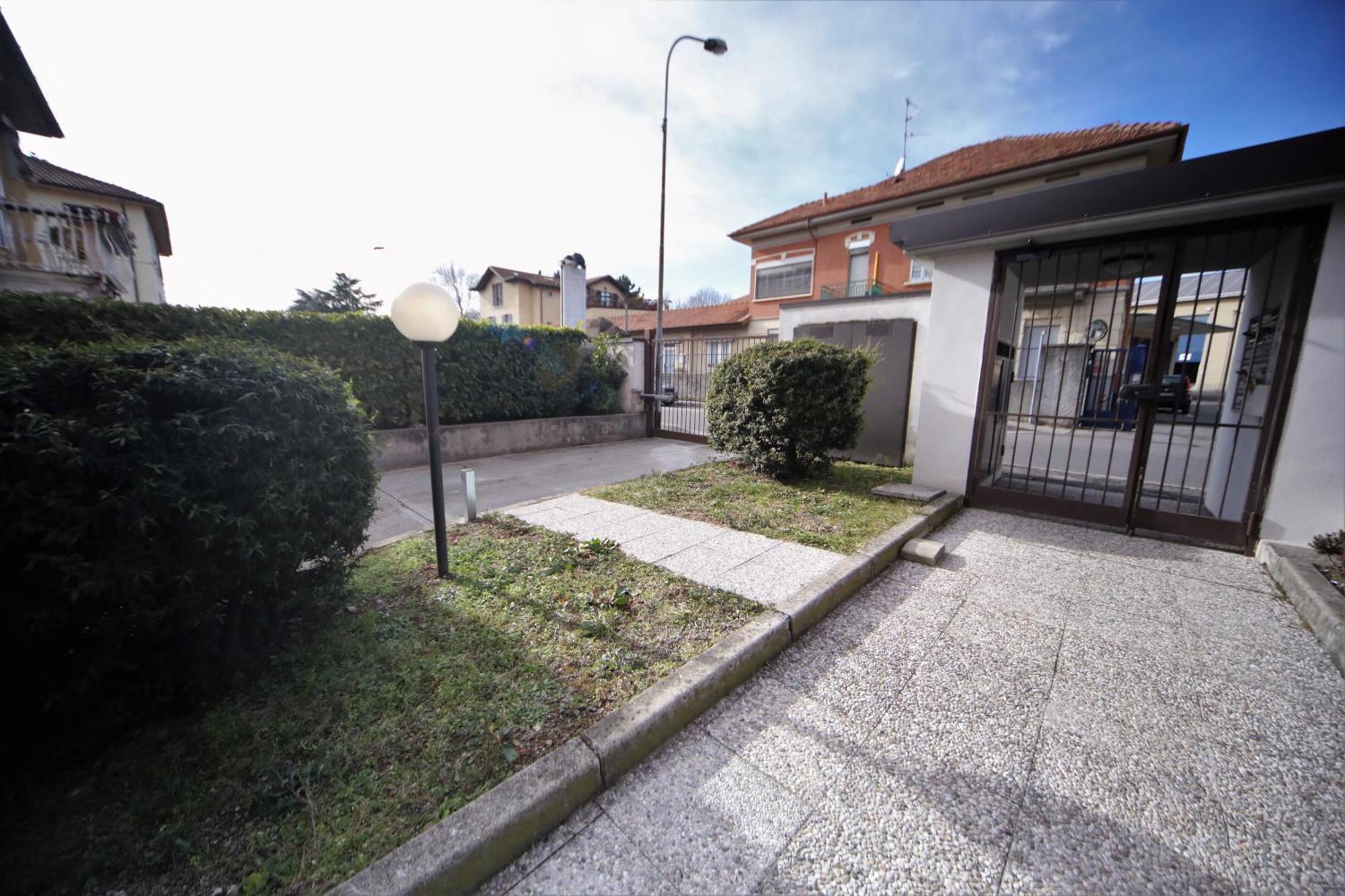 Appartamento Aleph With Private Parking, Next Train Station コモ エクステリア 写真